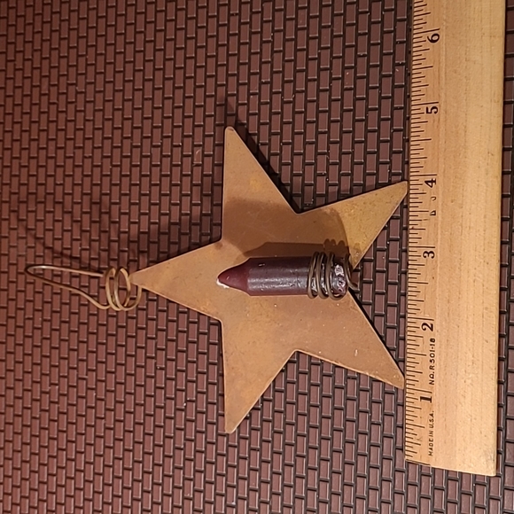 Folk Art Style Metal Star With Candle Christmas Ornament - Picture 3 of 5